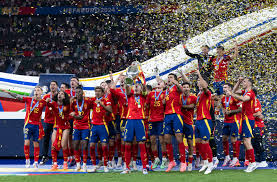 球迷们也翘 球迷们也翘